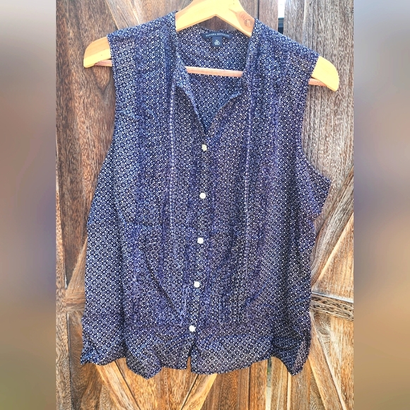 Banana Republic Tops - Banana Republic Ladies Blouse